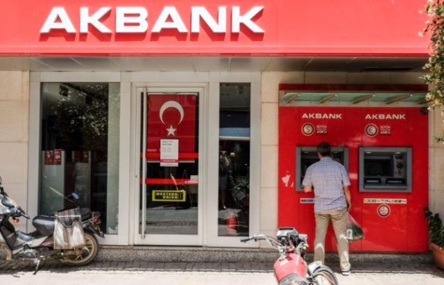 Akbank'tan Ramazan Bayramı'na özel 3 ay ertelemeli ihtiyaç kredisi